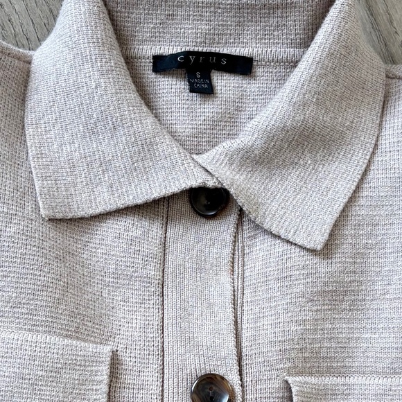 Cyrus Women’s Sweater - Picture 2 of 9